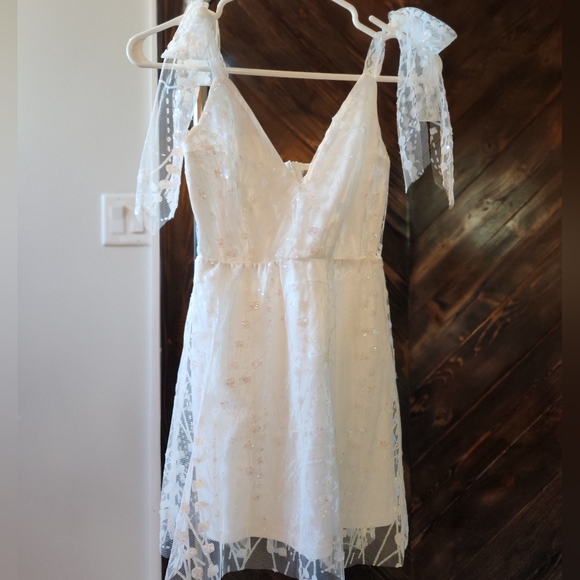 Sparkly White Dress - Picture 4 of 5